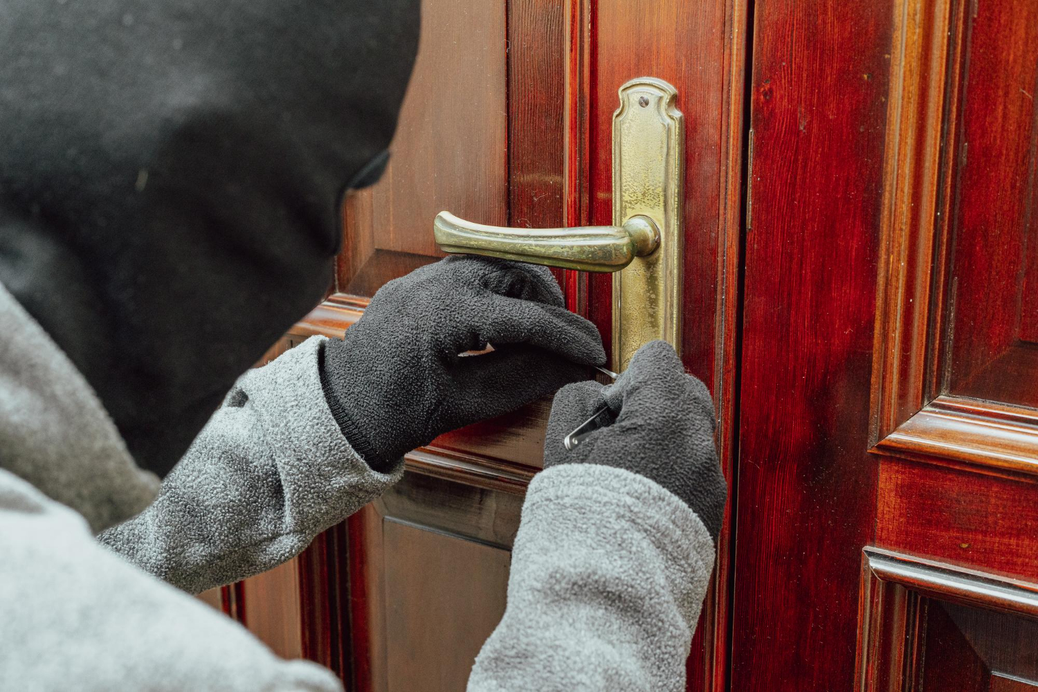 Delito de allanamiento de morada: definición, requisitos y penas